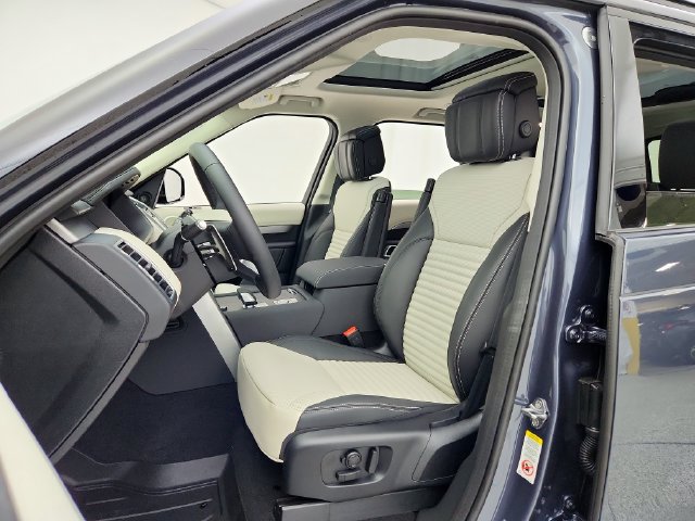 New 2026 Land Rover Discovery Limited Edition AWD/4WD image 21
