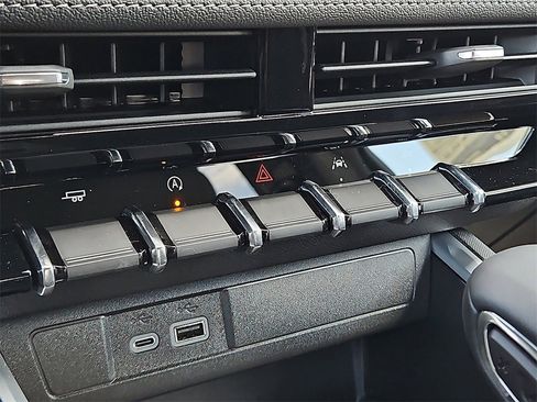 New 2026 Chevrolet Colorado LT image 23