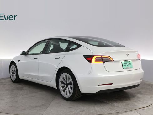 Used 2023 Tesla Model 3 Standard Range image 17
