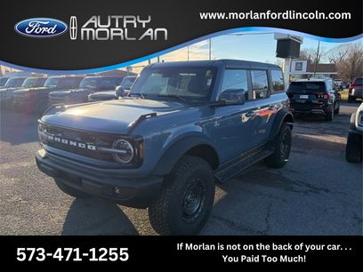 New 2025 Ford Bronco Outer Banks w/ Sasquatch Package