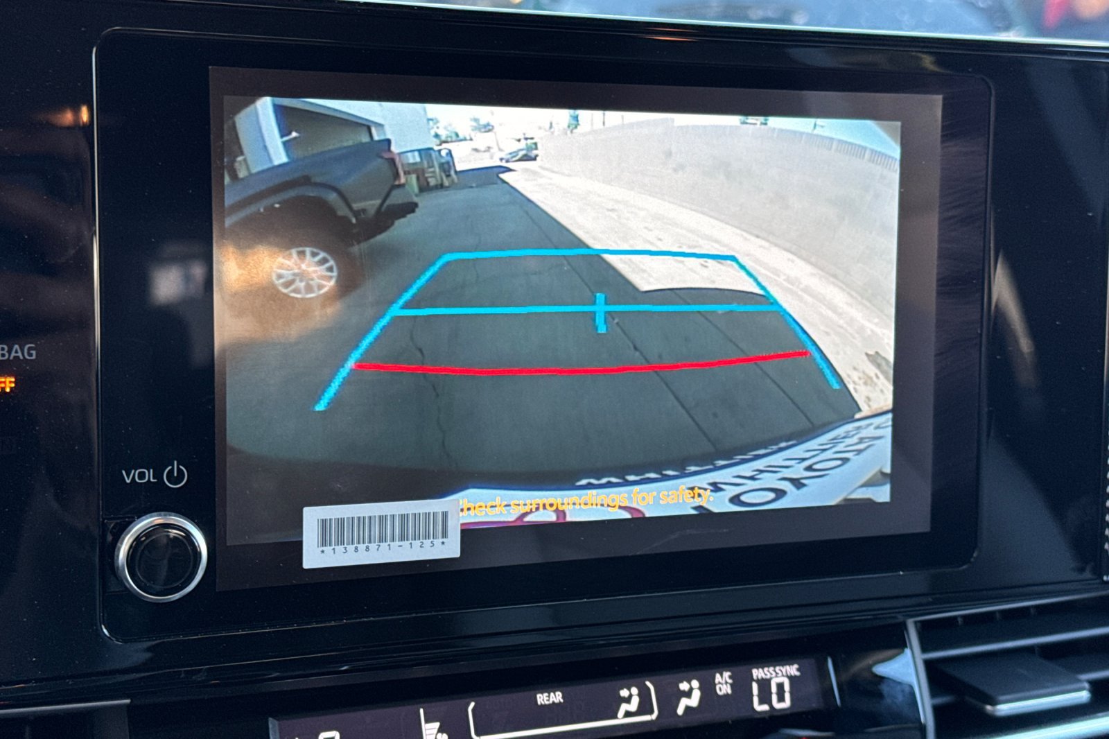 Certified 2026 Toyota Sienna LE FWD image 27