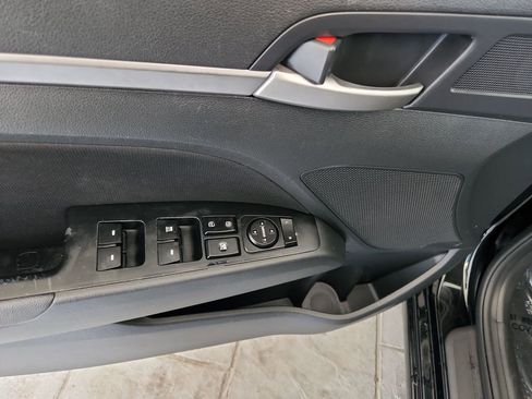 Used 2020 Hyundai Elantra SEL w/ Cargo Package (C1) FWD image 28