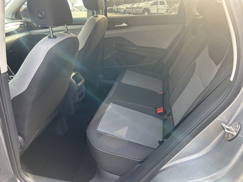 Used 2023 Volkswagen Taos S image 31