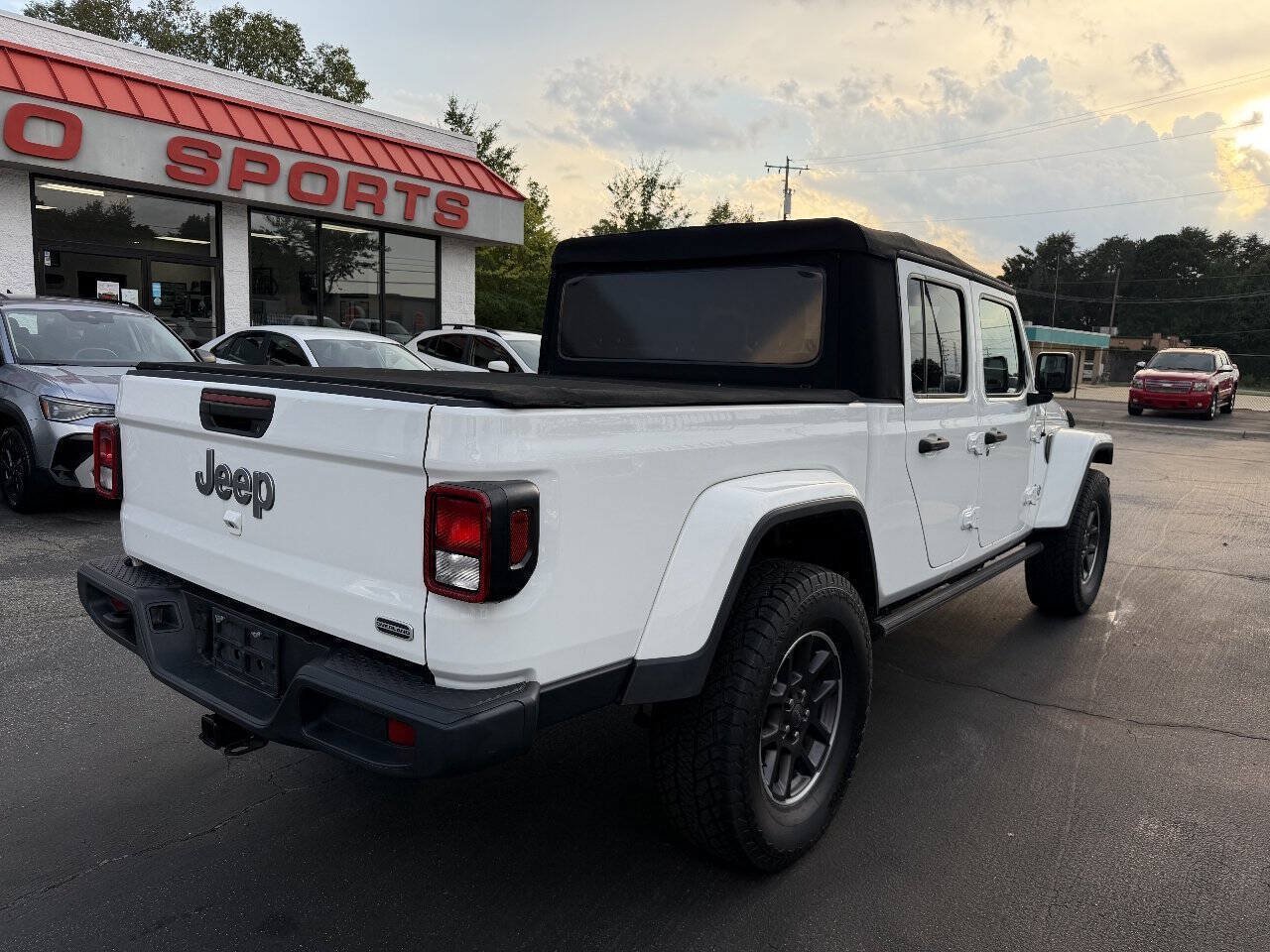 Used 2020 Jeep Gladiator Overland w/ Cold Weather Group AWD/4WD image 5