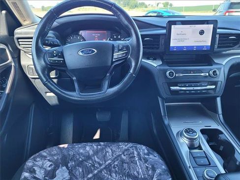 Used 2020 Ford Explorer XLT AWD/4WD image 11