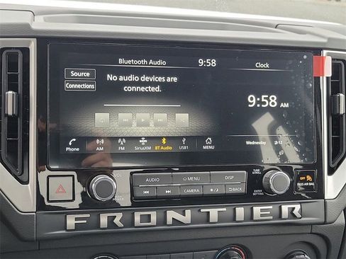 Used 2025 Nissan Frontier SV image 15