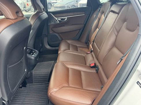 Used 2023 Volvo V90 B6 Cross Country Ultimate AWD/4WD image 36