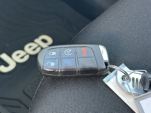 Used 2020 Jeep Renegade Sport w/ Sport Appearance Group image 30