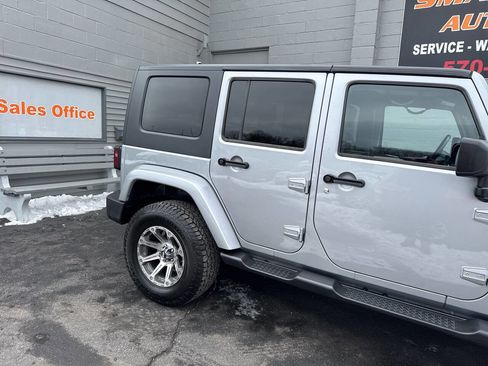 Used 2014 Jeep Wrangler Unlimited Sahara w/ Max Tow Package image 9