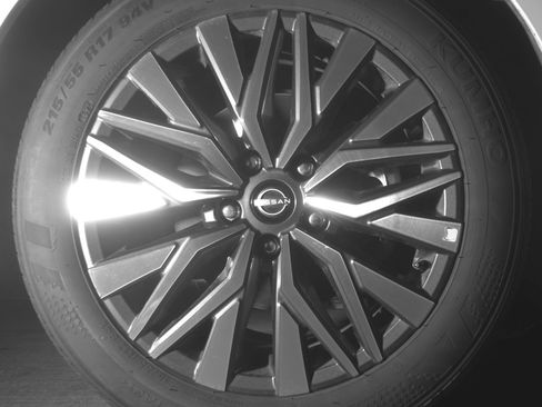 Used 2025 Nissan Altima 2.5 SV image 13