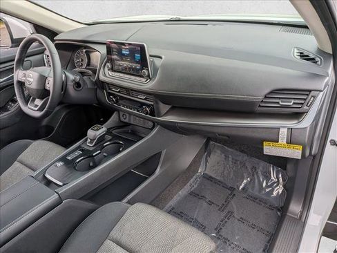 Used 2026 Nissan Rogue SV FWD image 15