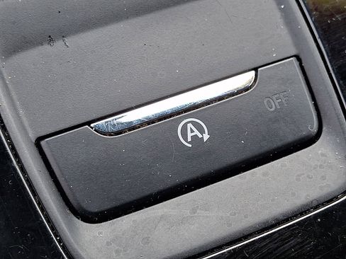 Used 2020 Ford Edge SE image 24