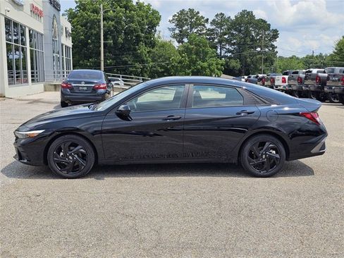 Used 2026 Hyundai Elantra Sport FWD image 24