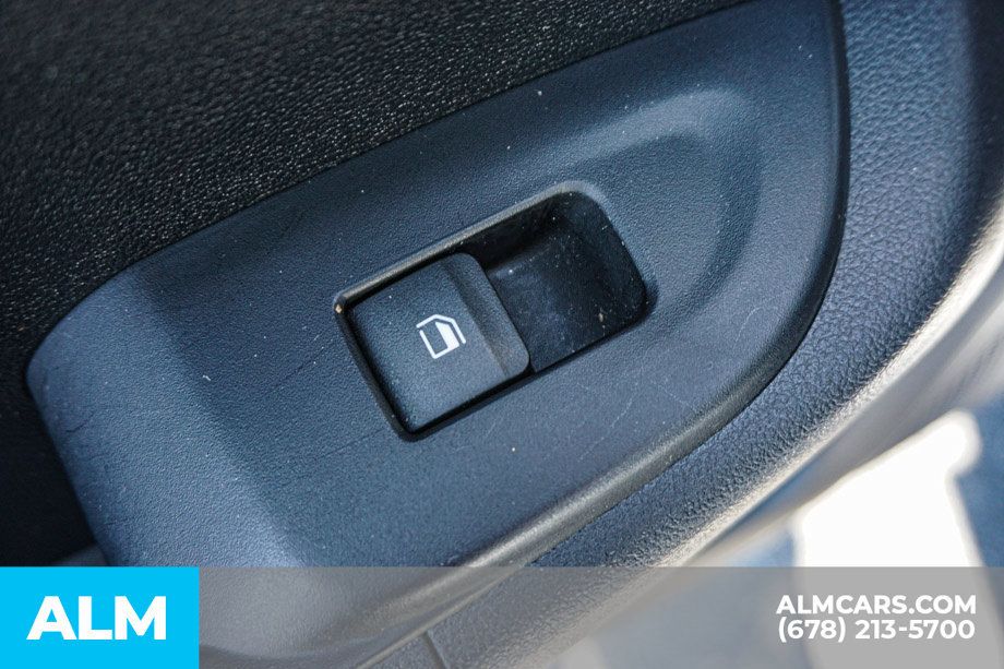 Used 2025 Hyundai Venue SEL FWD image 49