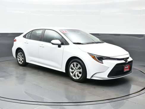 Used 2024 Toyota Corolla LE FWD image 8
