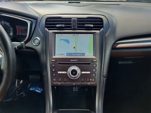 Used 2019 Ford Fusion Titanium image 17