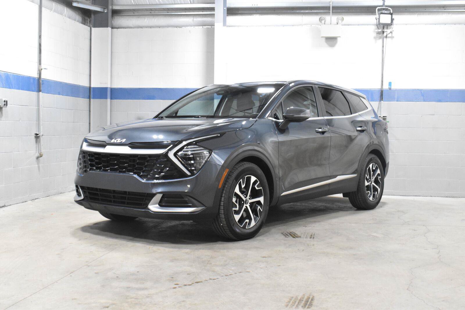 Used 2024 Kia Sportage EX FWD image 7