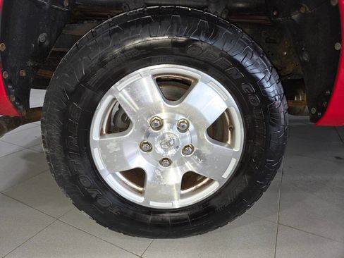 Used 2010 Toyota Tundra 4x4 CrewMax image 11