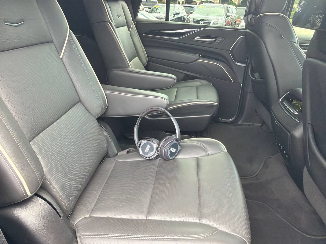 Used 2024 Cadillac Escalade Sport w/ Touring Package AWD/4WD image 15