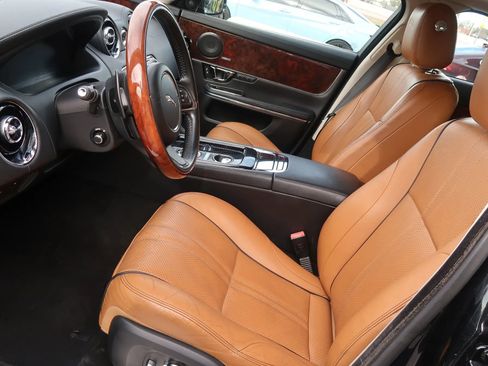Used 2016 Jaguar XJ R-Sport image 13