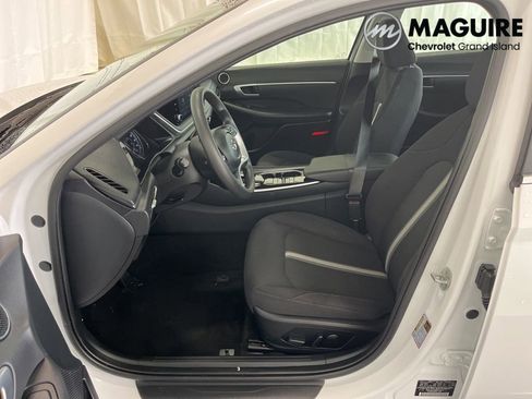 Used 2022 Hyundai Sonata SEL w/ Cargo Package image 3