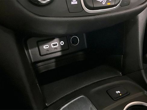 Certified 2024 Chevrolet Equinox LT image 24