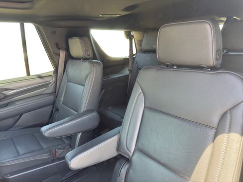 Used 2022 GMC Yukon Denali w/ Denali Ultimate Package AWD/4WD image 16