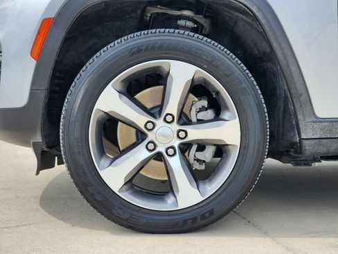 Used 2022 Jeep Grand Cherokee Limited 4xe image 11