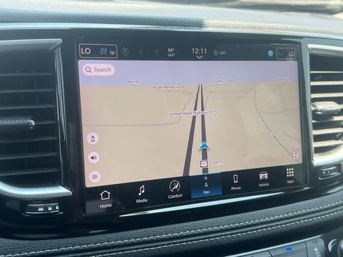 Used 2024 Chrysler Pacifica Limited image 20