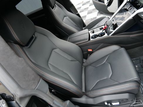 Used 2021 Lamborghini Urus image 38