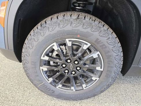 New 2026 Chevrolet Traverse Z71 w/ Driver Confidence Package image 12