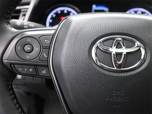 Used 2024 Toyota Camry SE image 15
