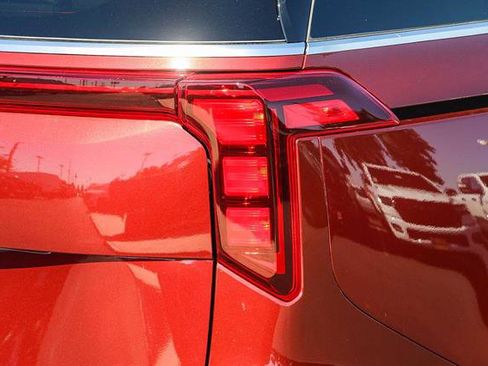 Used 2025 Kia Carnival SX image 11