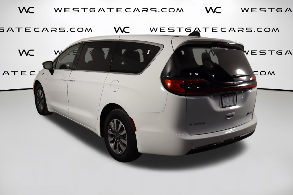 Used 2024 Chrysler Pacifica Limited FWD image 44