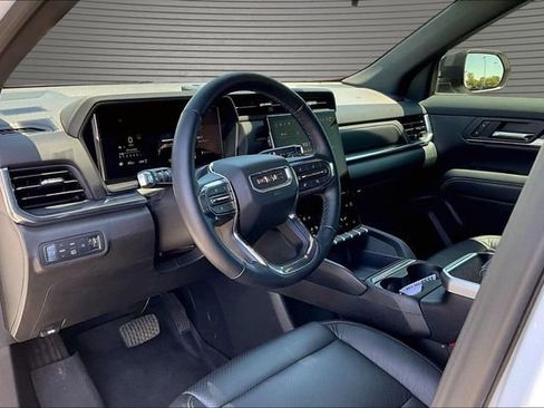 Used 2025 GMC Terrain Elevation w/ Black Edition AWD/4WD image 16