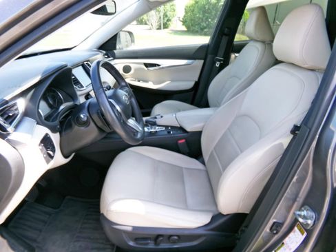Used 2021 INFINITI QX50 Luxe FWD image 12