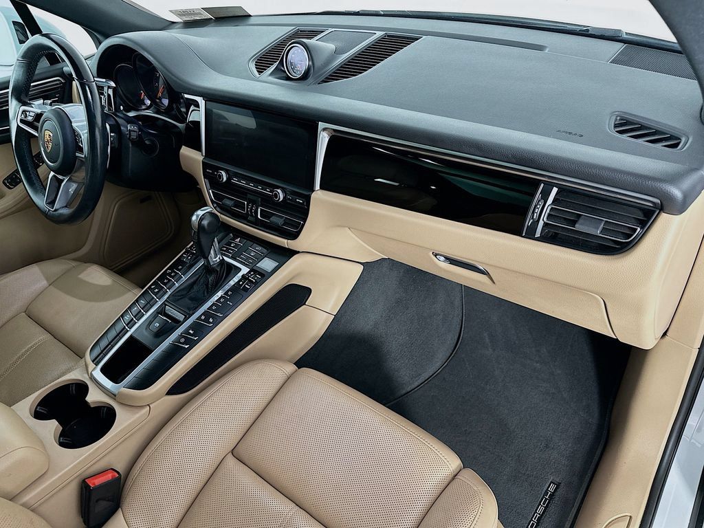 Used 2020 Porsche Macan AWD/4WD image 31