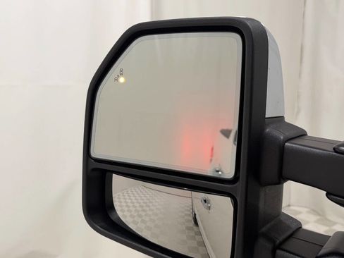 Used 2016 Ford F150 Platinum w/ Max Trailer Tow Package image 33