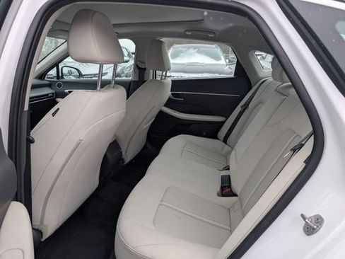 Certified 2024 Hyundai Sonata SEL w/ Convenience Package image 9