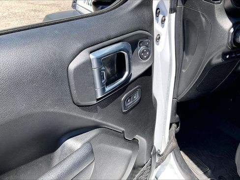 Used 2023 Jeep Wrangler Unlimited w/ Cold Weather Group AWD/4WD image 32