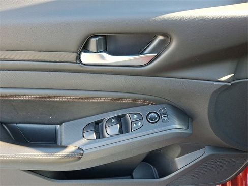 Used 2022 Nissan Altima 2.5 SR image 12