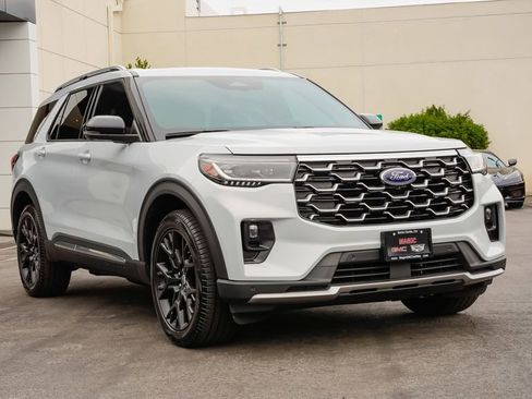 Used 2025 Ford Explorer Platinum w/ Ultimate Package image 6
