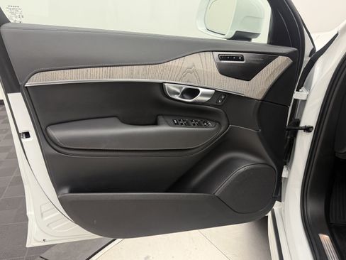 Certified 2024 Volvo XC90 B6 Ultimate w/ Protection Package Premier image 10