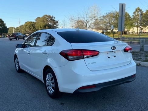 Used 2017 Kia Forte LX w/ LX Popular Package FWD image 9