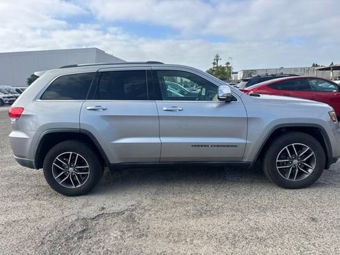 Used 2017 Jeep Grand Cherokee Limited w/ Luxury Group II RWD image 4