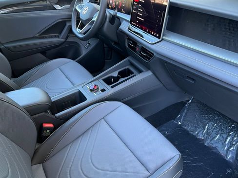 New 2026 Volkswagen Tiguan SE AWD/4WD image 15