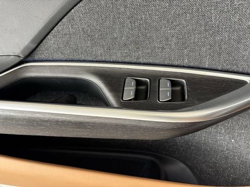 Used 2025 Lucid Air Touring AWD/4WD image 18