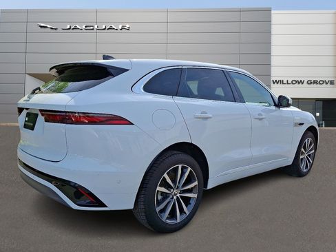 Certified 2025 Jaguar F-PACE R-Dynamic S image 2