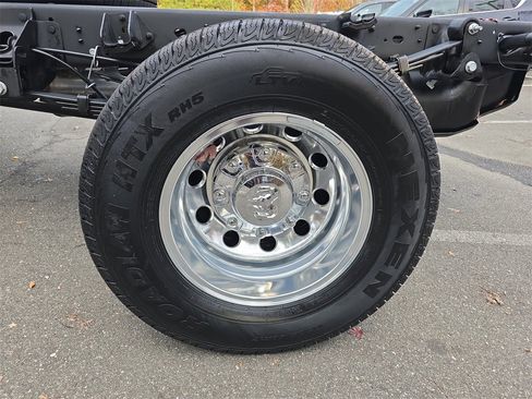 New 2026 RAM 3500 Tradesman w/ Chrome Appearance Group image 32