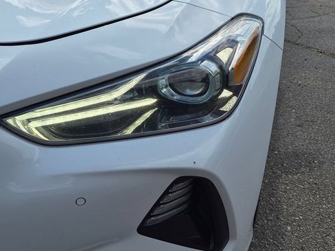 Used 2019 Genesis G70 2.0T Advanced w/ Prestige Package AWD/4WD image 9